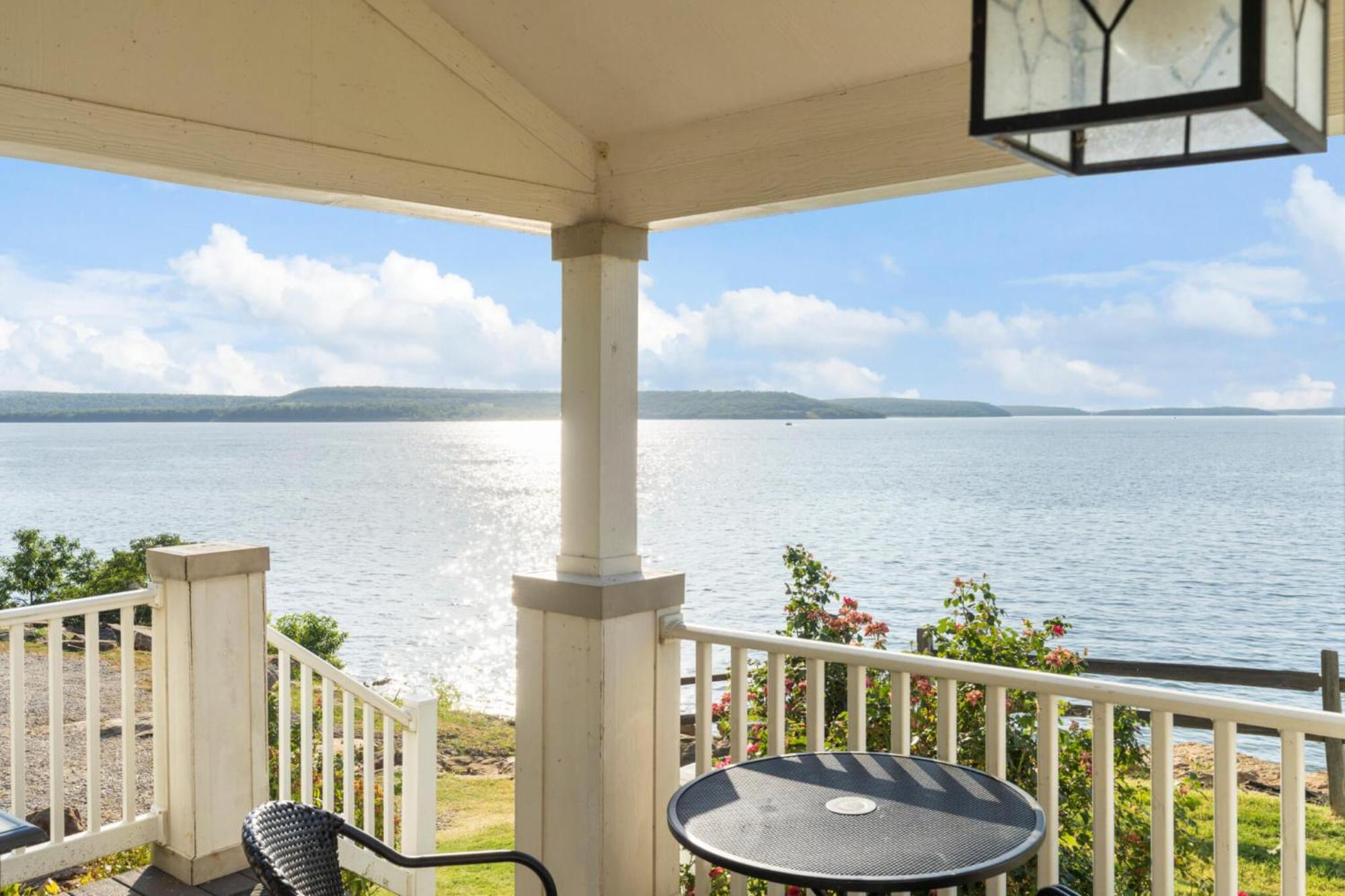 Crosstimbers Marina And Cottages Sperry Exterior foto
