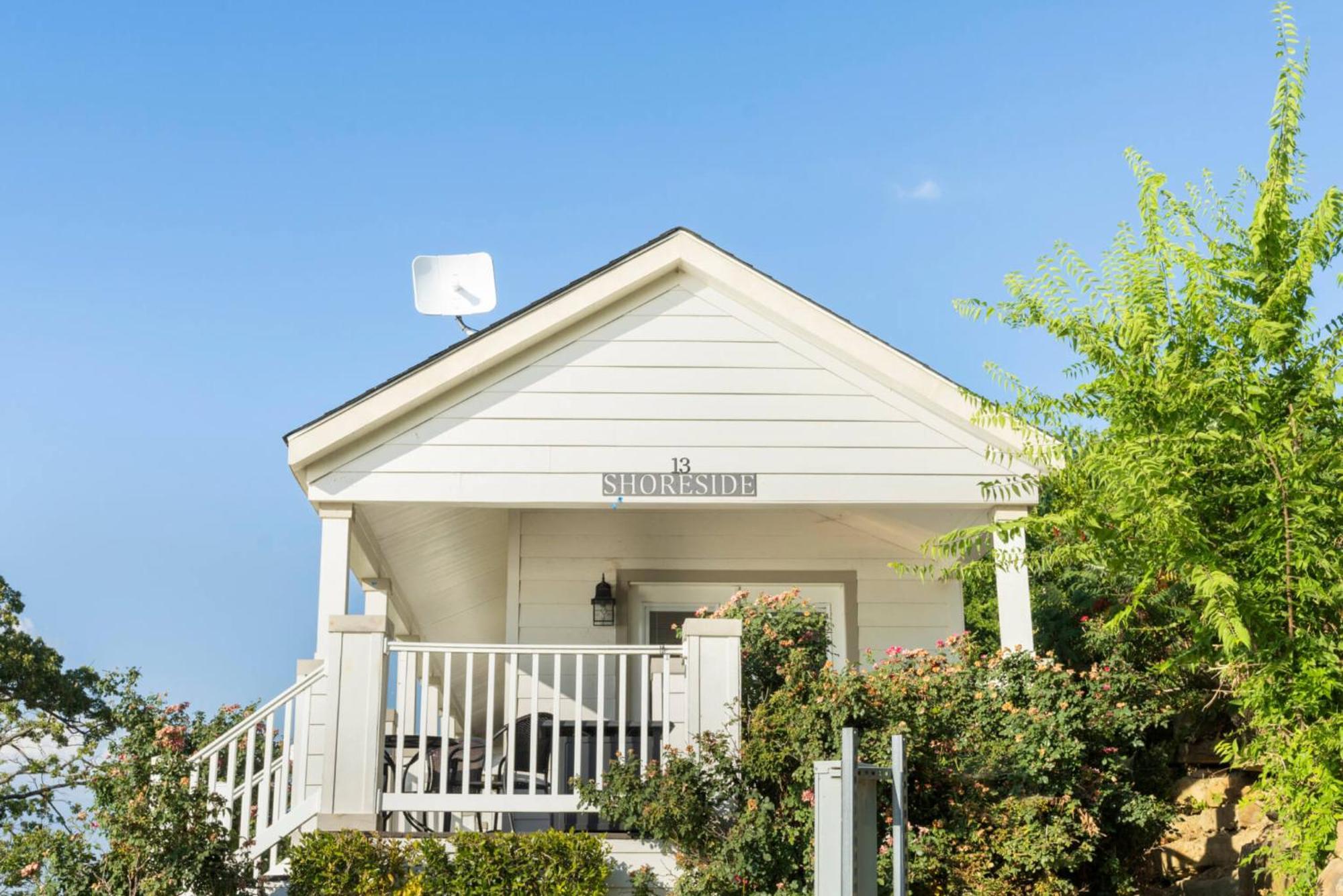 Crosstimbers Marina And Cottages Sperry Exterior foto